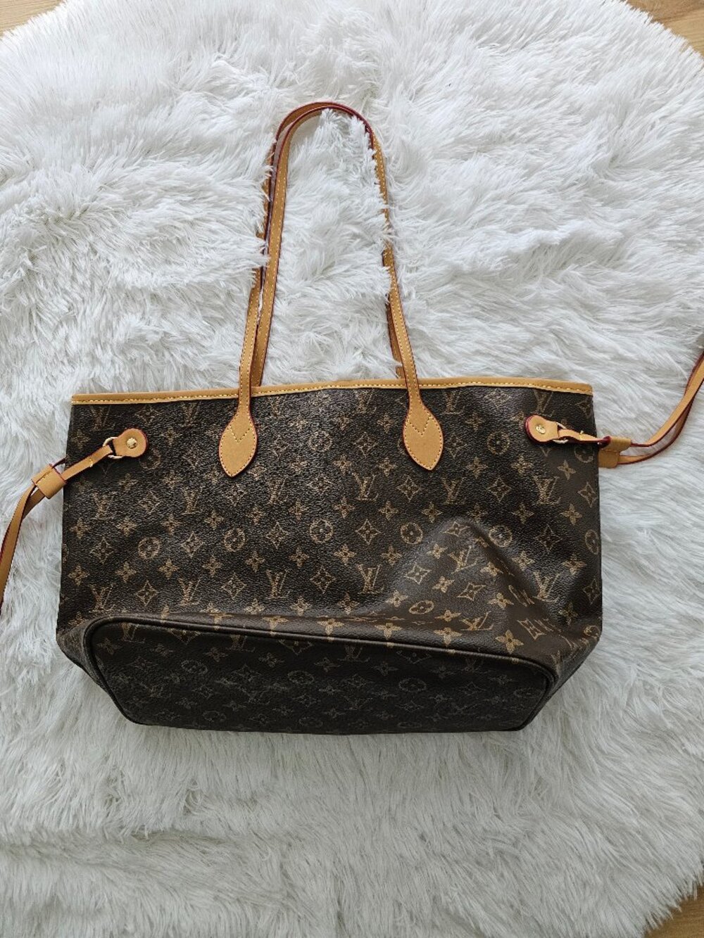 L V Tote bag